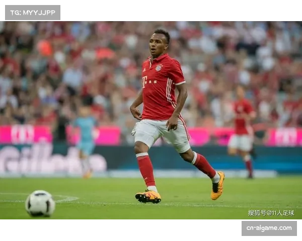 汤姆·比朔夫左小腿肌纤维撕裂，拜仁年轻球员伤病频发